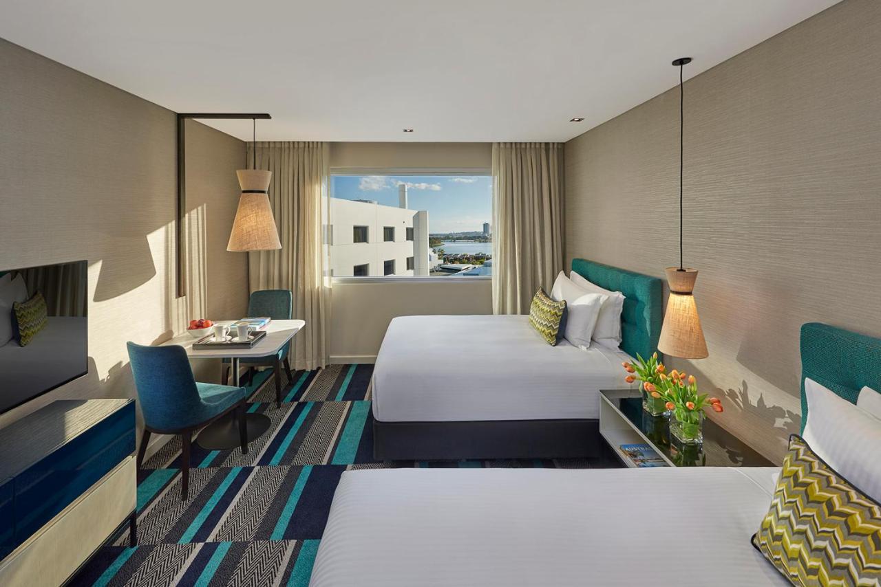 Crown Promenade Perth Hotel Exterior photo